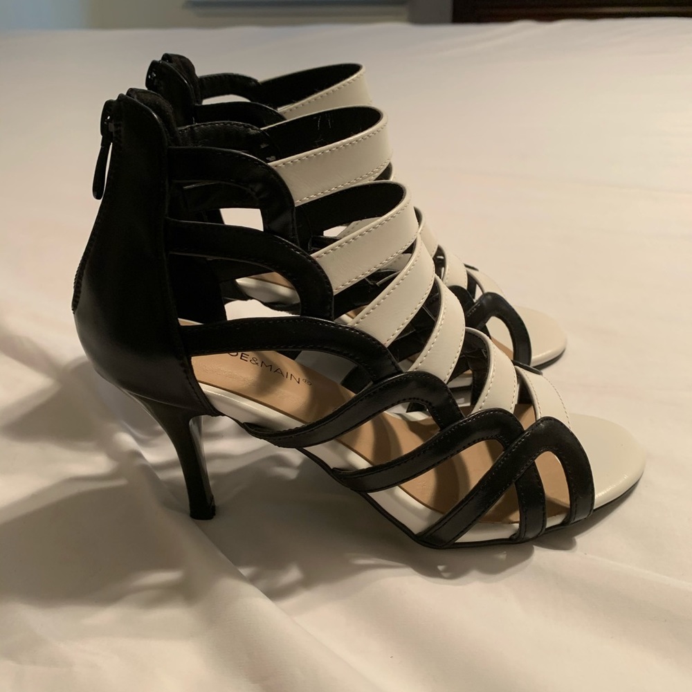 Sandals - Picture 2 of 2